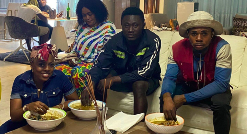 Nana Aba Anamoah and her hawker friends having lunch