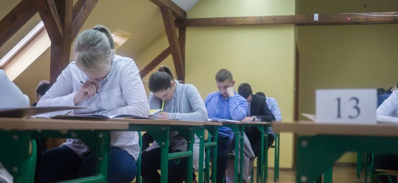 Matura 2026: Co trzeba zrobić, by zdać egzaminy? Wymogi, które trzeba znać