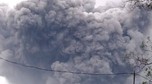 Erupcja wulkanu Semeru na wyspie Jawa