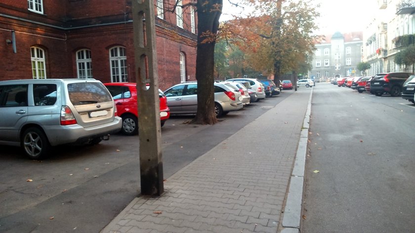 Straż miejska kontroluje parkujących w poznańskiej SPP