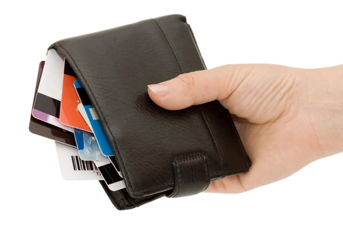 Visa i MasterCard naturalnie twierdzą, że karty są bezpieczne, a banki coraz częściej oferują je swoim klientom bez możliwości zamiany na zwykłą kartę