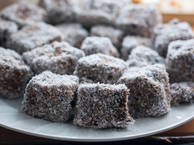 Sočni čupavci iz kuhinje naših baka: Recept na čaše za kolač koji osvaja i ukusom i izgledom