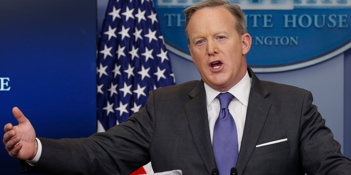 Sean Spicer claims Trump's Holocaust statement was 'praised,' lashes out at 'pathetic' critics