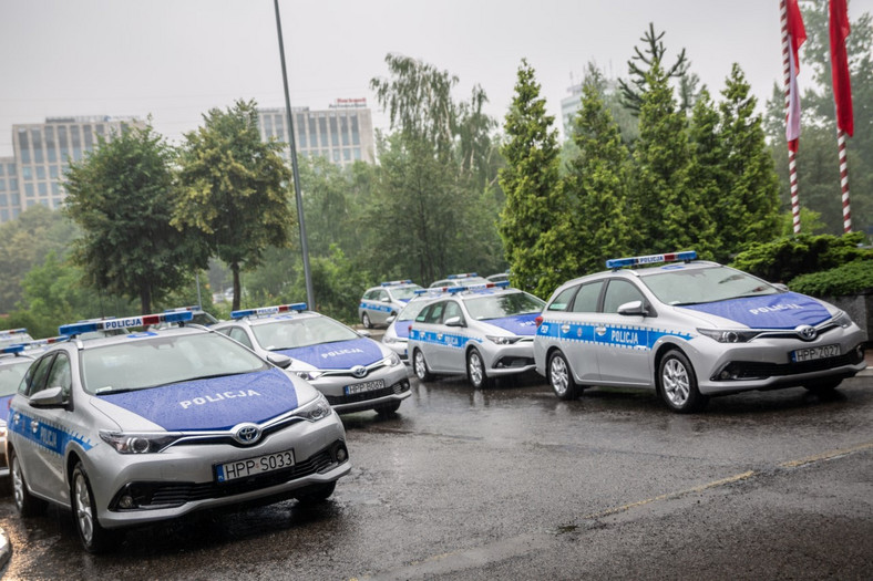 Hybrydowe Toyoty Auris Kombi w służbie policji