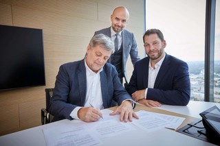 Strategiczna transformacja lidera. MERCOR finalizuje sprzedaż części działalności grupie Kingspan i rozwija markę mcr