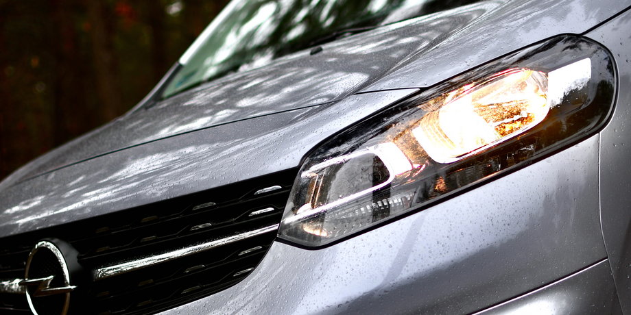 Opel Vivaro produkowany jest od 2001 roku. Po 18 latach na rynku pojawiła się trzecia generacja. W 2020 roku ma zadebiutować Opel Vivaro-e z elektrycznym napędem i zasięgiem od 200 do 300 km na pełnym ładowaniu. 