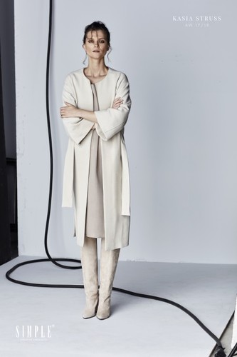 Kasia Struss w kampanii Simple CP jesień/zima 2017//2018