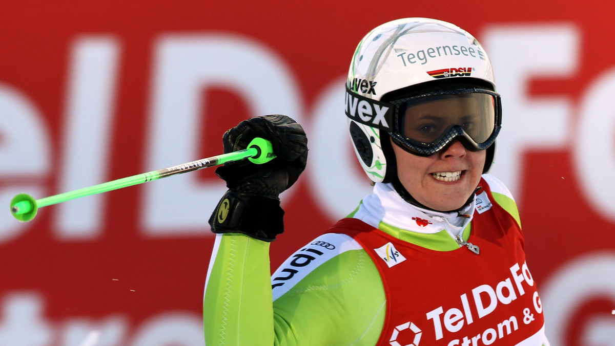 Reprezentantka gospodarzy Viktoria Rebensburg wygrała slalom gigant alpejskiego Pucharu Świata w niemieckim Zwiesel. Na prowadzeniu w klasyfikacji generalnej umocniła się jej rodaczka Maria Riesch.