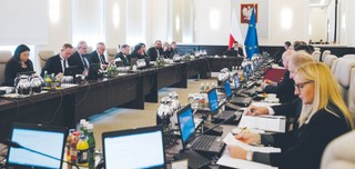 Malowanie budżetowej trawy. Rząd zapowiada zmiany w regule wydatkowej