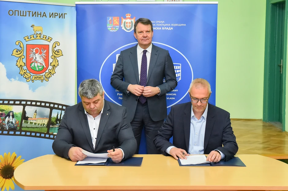 Potpisivanje ugovora za izgradnju prečistača otpadnih voda u Vrdniku