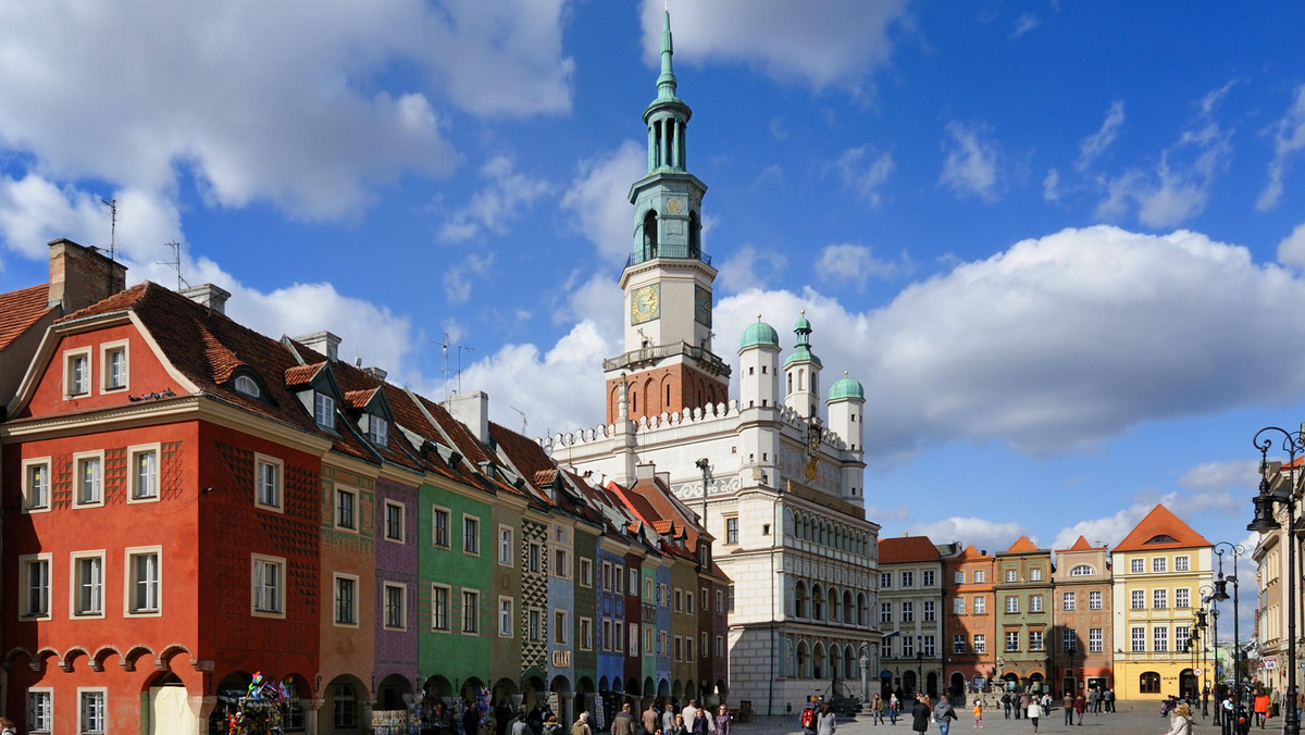 Na bezpłatne zwiedzanie miasta oraz o połowę niższe rachunki za nocleg, restaurację, bilety i inne atrakcje mogą liczyć turyści, którzy w sobotę i niedzielę odwiedzą Poznań. W organizowanej po raz szósty akcji "Poznań za pół ceny" weźmie udział ok. 180 firm i instytucji.