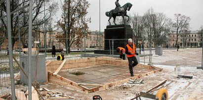 Co za żenująca wpadka! To napisano na Pomniku Nieznanego Żołnierza