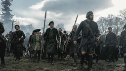 Kultowy serial kostiumowy powrócił. Już sam zwiastun przyciągnął 13 milionów widzów