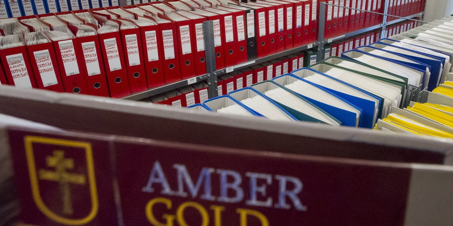 Podejrzany miał przyjąć od spółki Amber Gold na rachunek prowadzonej przez siebie działalności ponad 800 tys. zł