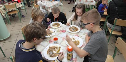 Koniec z segregacją dzieci w stołówce szkolnej