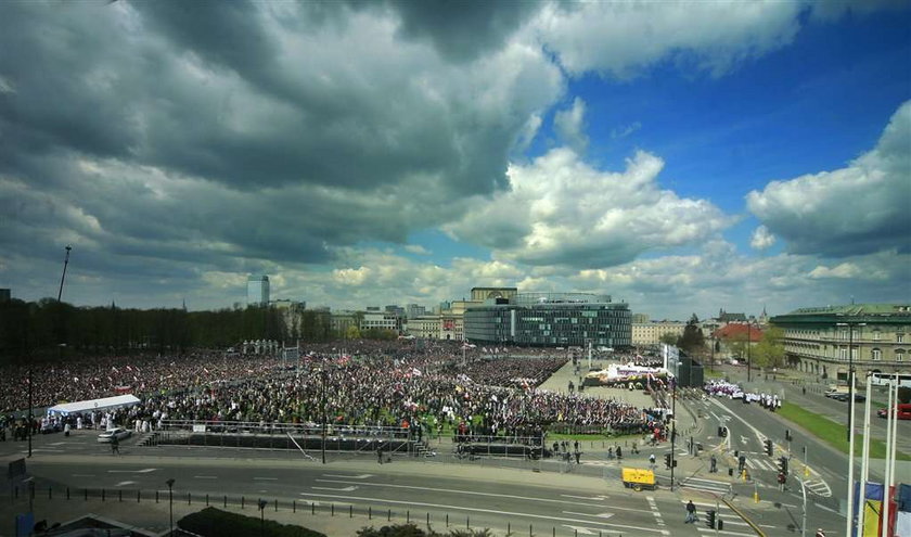 100 tys. ludzi na Pl. Piłsudskiego