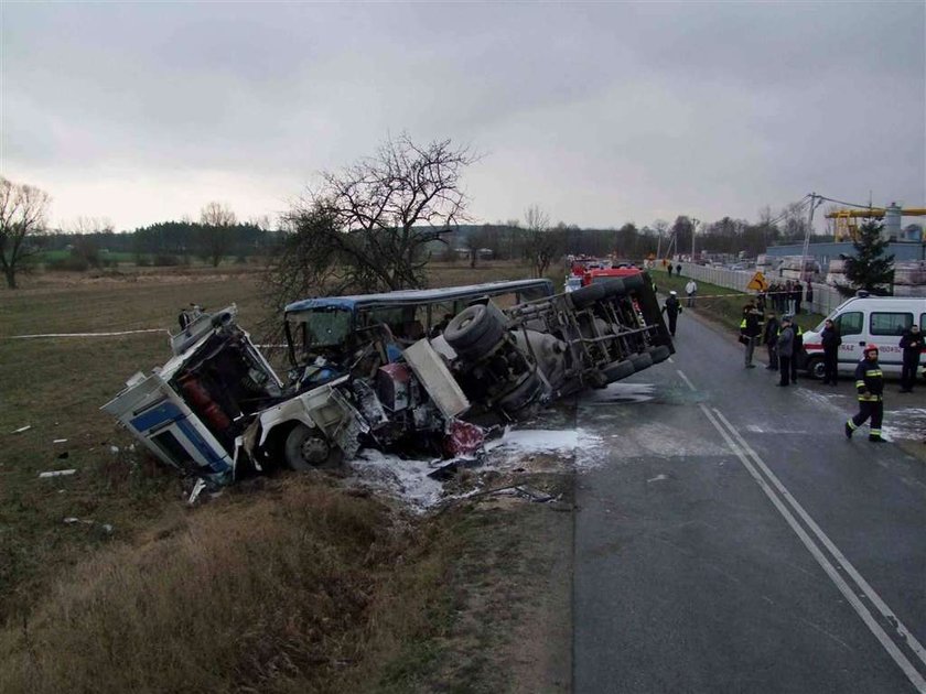 wypadek, bus, Hajdaszek, świętokrzyskie, ofiary, zabici, ranni