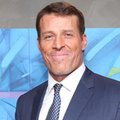 Ludzie sukcesu mają wspólną cechę. Dzięki niej nie tracą pieniędzy - podpowiada Tony Robbins
