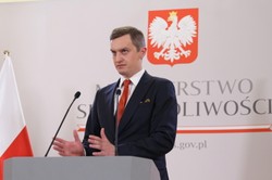 Kaleta o wyroku TSUE ws. określenia "polskie obozy": Podwójne standardy, chroni interesy Niemiec