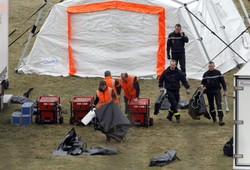 Hollande i Merkel na miejscu katastrofy samolotu Germanwings