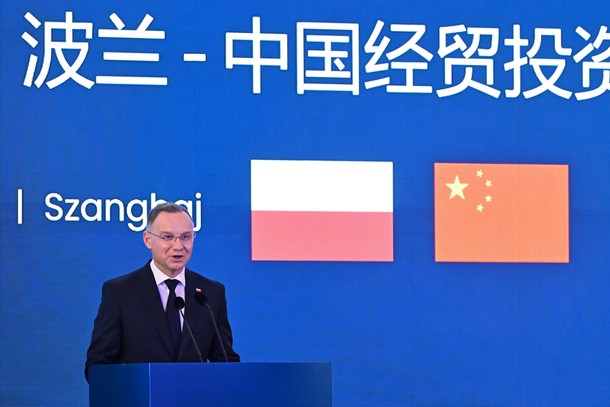 Czerwiec 2024 r. Prezydent  Andrzej Duda przemawia podczas otwarcia Polsko-Chińskiego Forum Gospodarczego w Szanghaju