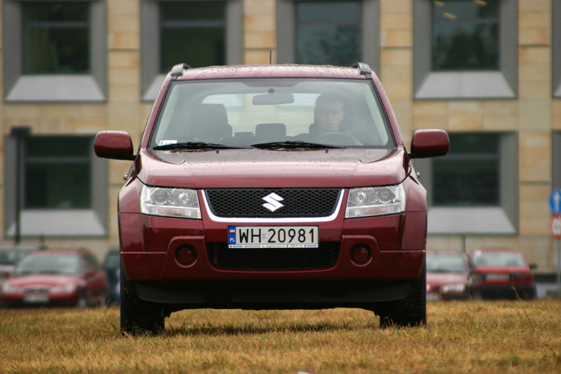 Suzuki Grand Vitara: SUV z genami terenówki