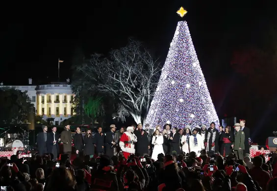 Barack Obama ostatni raz zapalił lampki na choince przed Białym Domem