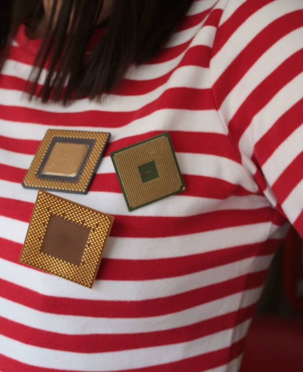 Broszki z procesorów - idealny prezent handmade na Walentynki
