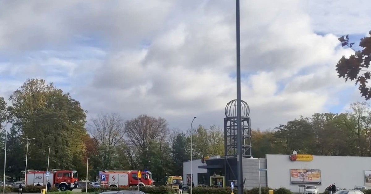 Miał tylko zrobić zakupy. Przy kasach doszło do tragedii. Biedronka zamknięta