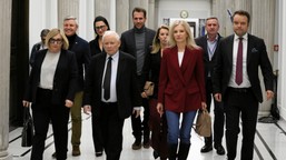 kto na premiera z pis? jeden polityk ma zdecydowane poparcie wyborców. sondaż