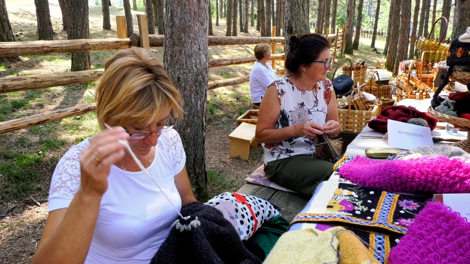 Kinezi na vašaru starih zanata u Sirogojnu