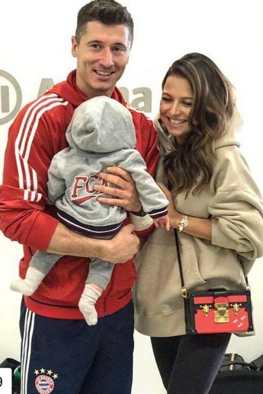 Anna Lewandowska i Robert Lewandowski z córką