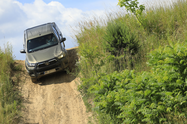 Toyota Hilux 2.0 D-4D 4x4 A/T 2021