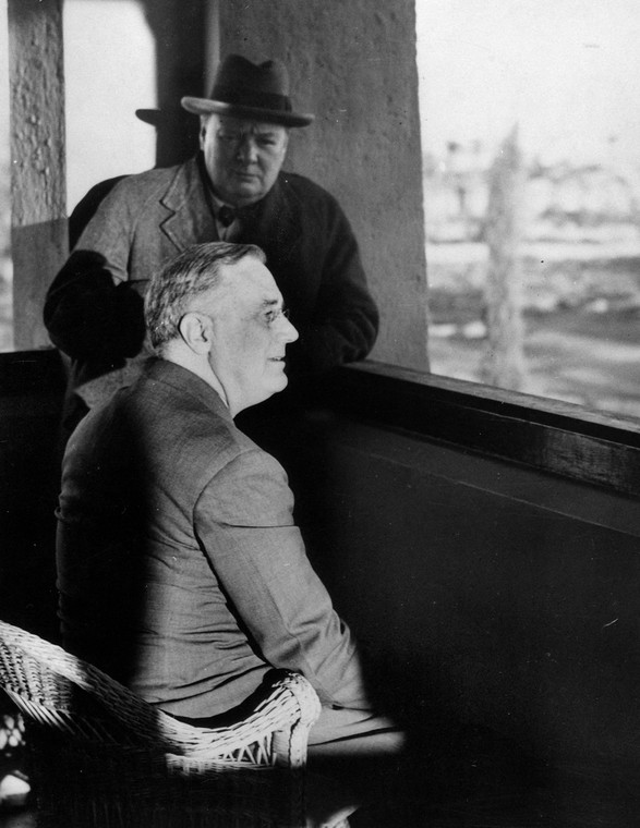 Franklin D. Roosevelt i Winston Churchill w Marrakeszu (1943 r.)