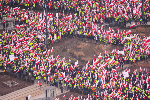 Protest rolników "Gwiaździsty Marsz na Warszawę" na Rondzie Dmowskiego