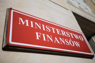 Afera KNF: Troje posłów PO weszło z kontrolą poselską do Ministerstwa Finansów