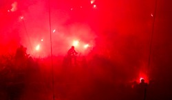 30 policjantów rannych, 13 osób aresztowanych. Bilans meczu w Marsylii