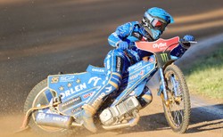 Zmarzlik coraz bliżej obrony mistrzowskiego tytułu. Polak najlepszy na Łotwie [WIDEO]