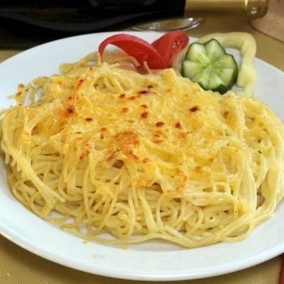 Sajtos-fokhagymás-szalonnás spagetti