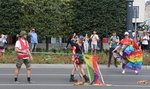Parada Równości przeszła ulicami Warszawy. Wśród maszerujących chrześcijańska organizacja. Były też zatargi