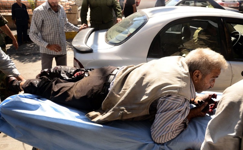 Ranni po bombardowaniu w Aleppo