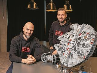 Michał Grzybkowski (z lewej) i Artur Pszczółkowski połączyli siły w świecie krypto. Mają już kilkanaście wspólnych projektów. A ten najważniejszy – GamerHash – chcą przekształcić w potężny globalny biznes.