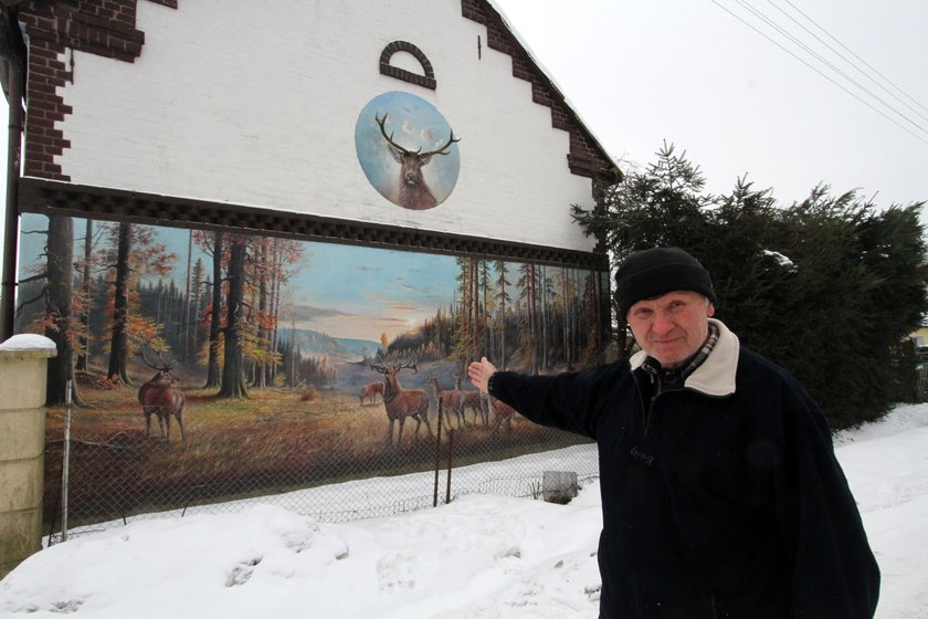 Pan Edward przyozdobił gospodarstwo pięknymi freskami