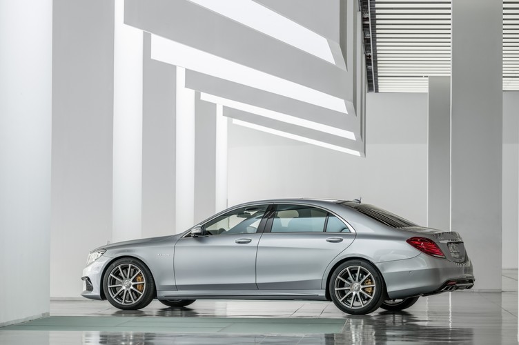 Mercedes S 63 AMG