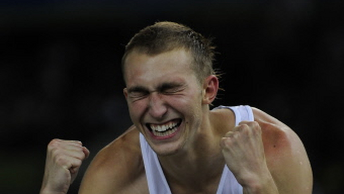 Przed dwoma laty Sylwester Bednarek niespodziewanie wywalczył brązowy medal mistrzostw świata w lekkiej atletyce w skoku wzwyż, podczas imprezy odbywającej się w Berlinie. Wydawało się, że będzie szansa, by powalczył o podium również podczas zbliżającego się światowego czempionatu w Daegu (27 sierpnia - 4 września). Tymczasem 22-letni zawodnik RKS Łódź jest już po operacji.