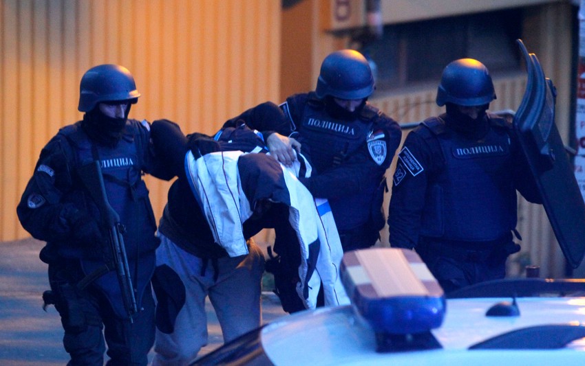 Policija izvodi Stefana Mlinara iz zgrade