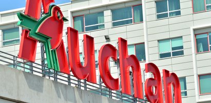 Robisz zakupy w Auchan? Sieć wprowadza 50 proc. obniżki na mięso i nabiał