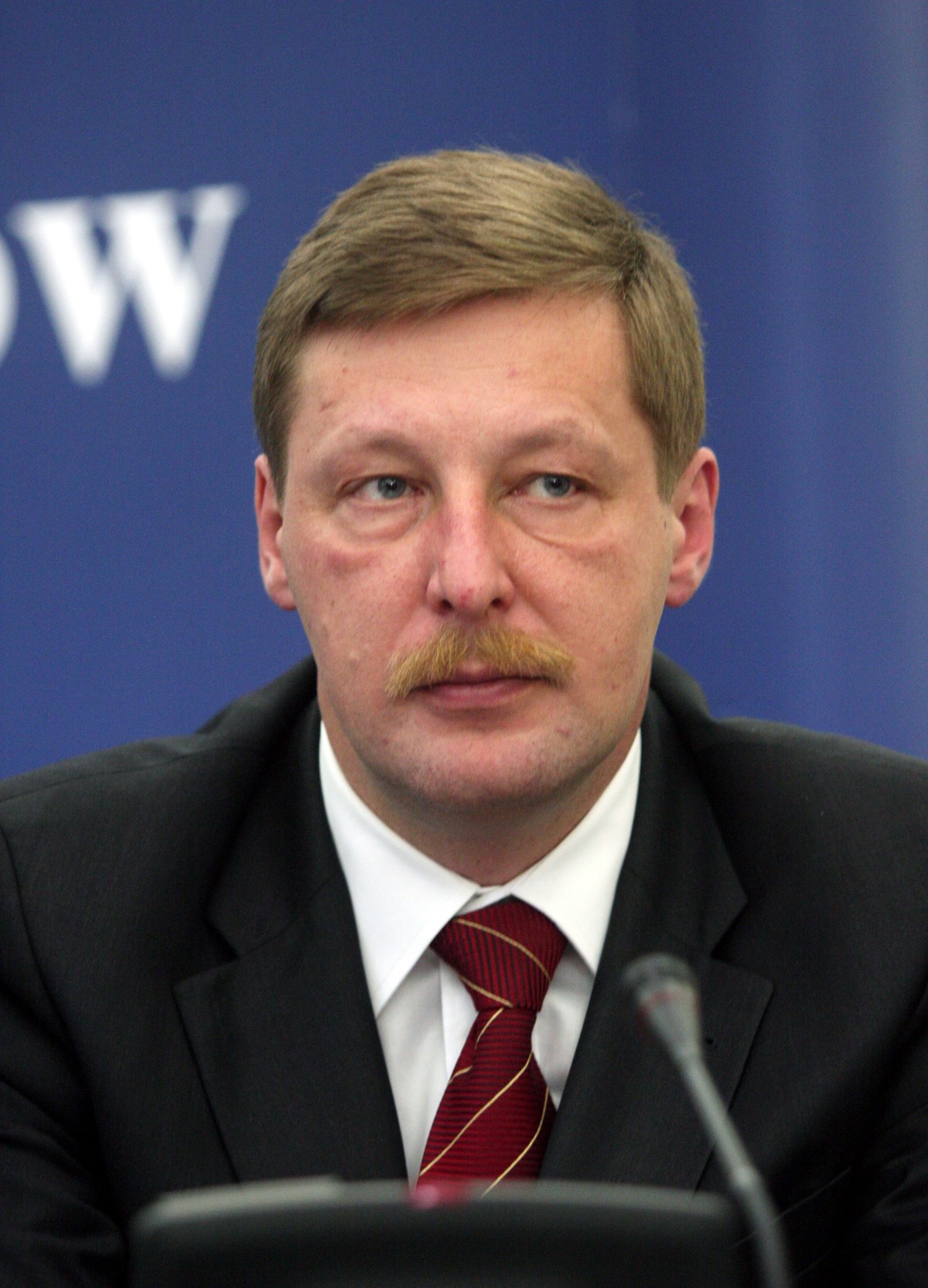Zawieszony, ale pensję dostaje. Andrzej Parafianowicz po aferze taśmowej