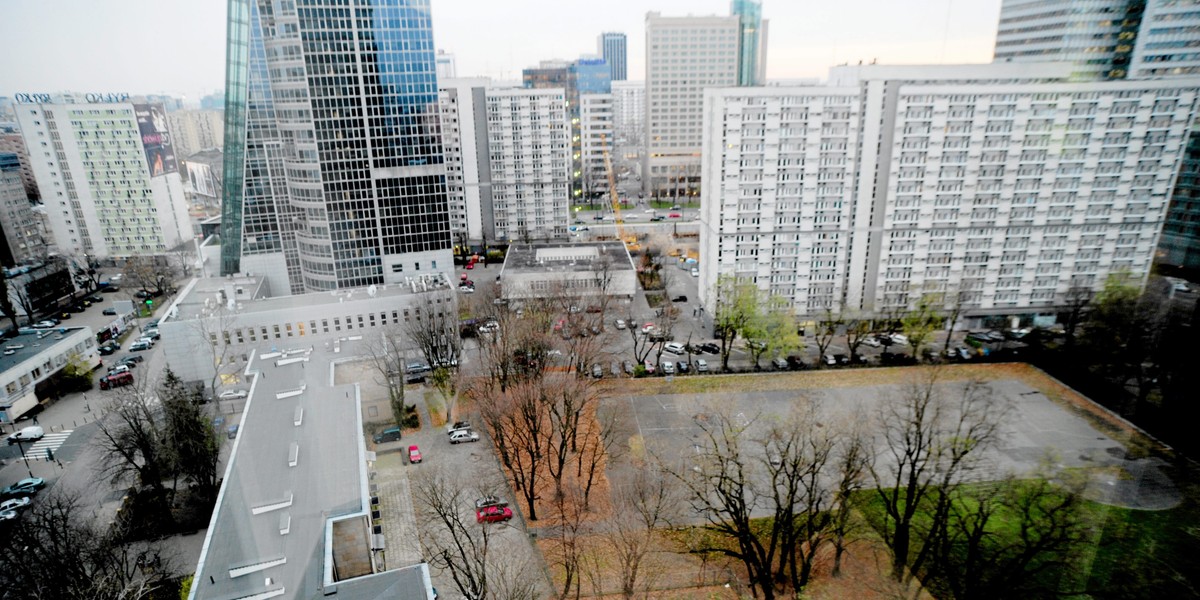 Na ponad 8 tysięcy takich nieruchomości do ksiąg wpisano od końca lat 60. zaledwie 589