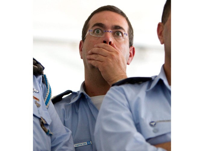 Reakcja izraelskiego oficera na pierwsze zdjęcia uwolnionego z palestyńskiej niewoli Gilada Szalita